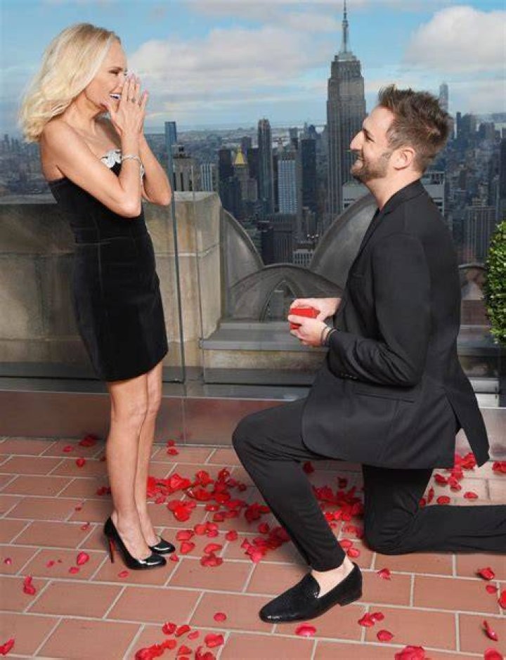 Kristin Chenoweth is engaged to Josh Bryant.