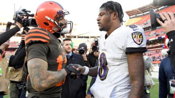 Lamar Jackson signing with Baltimore Ravens in the 2018 NFL Draft