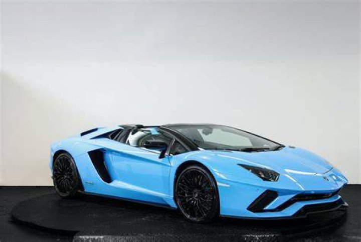 Lamborghini-Aventador-S-Roadster