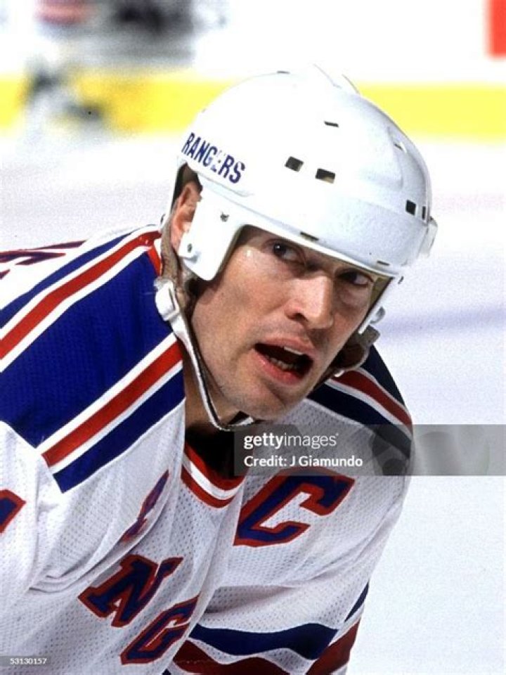 Mark Messier photo 3