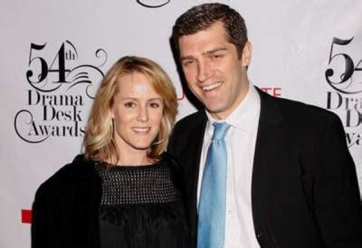 	Mary Stuart Masterson, 44, is expecting twins	