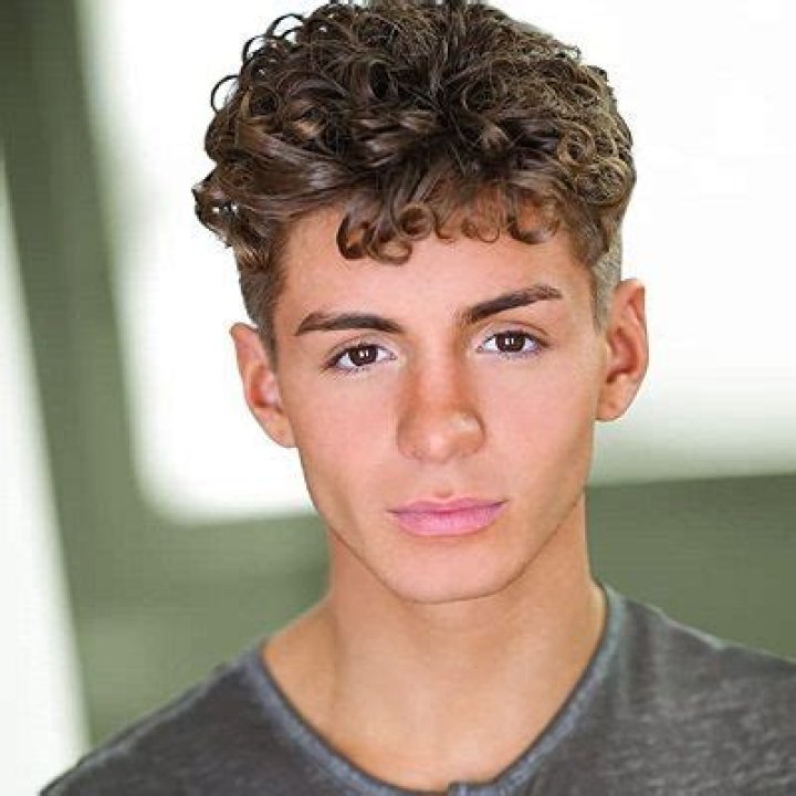 Mikey Tua Bio (Wiki) 