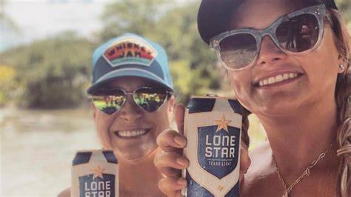 Miranda Lambert Enjoys A Weekend Vacay In Maui With Husband Brendan Mcloughlin. Who is Brendan Mcloughlin?