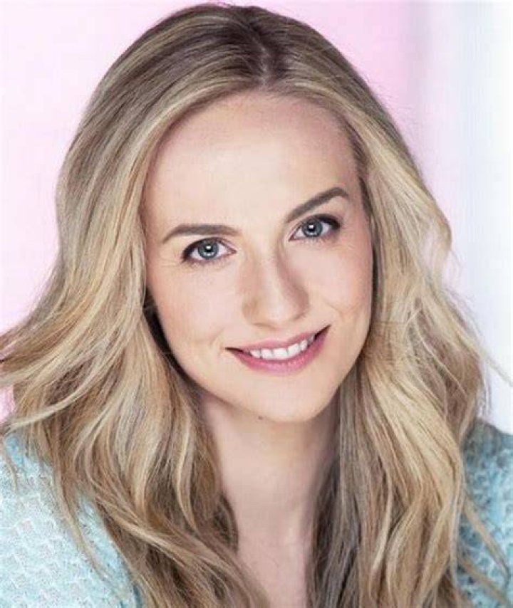 Naomi Hewer Bio (Wiki) 