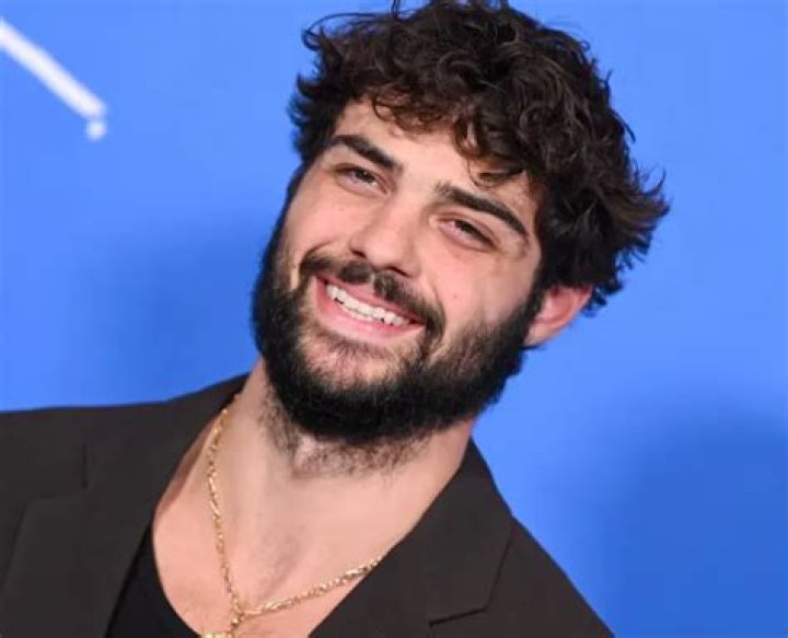 Noah Centineo Net Worth