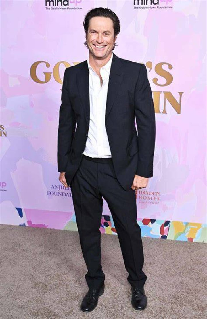 Oliver Hudson photo 2
