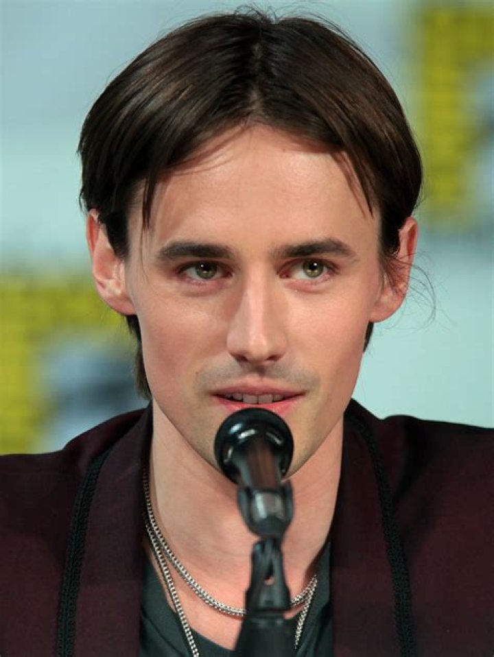 Reeve Carney Bio (Wiki) 