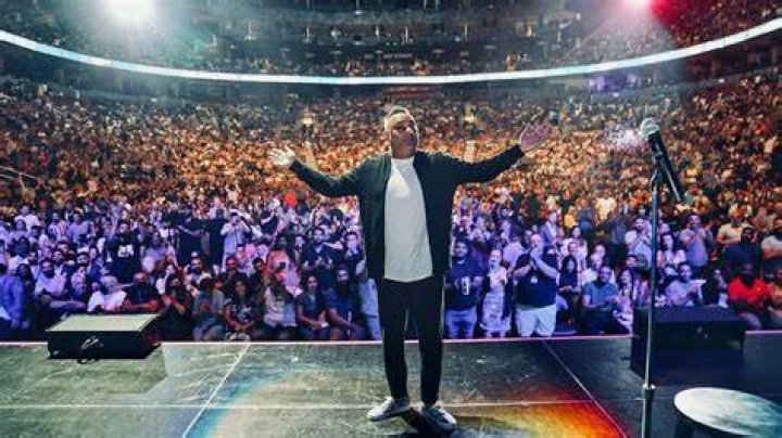 Russell Peters on stage