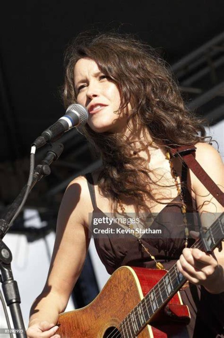 Sarah Lee Guthrie Bio (Wiki) 