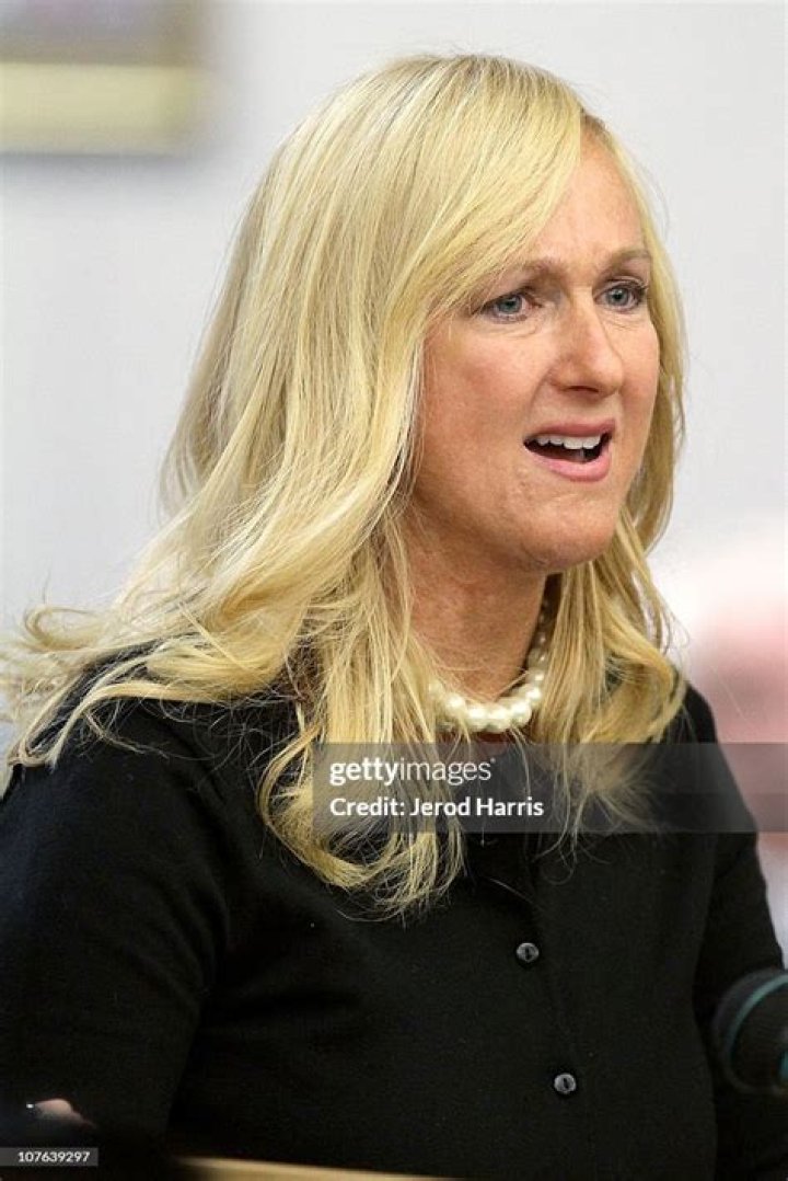 Shelley Malil photo 3