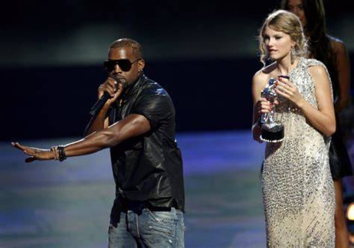 Taylor Swift and Kanye West 2009 VMAs
