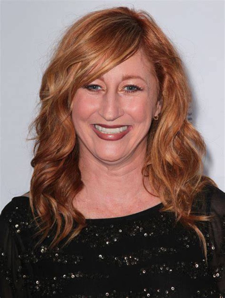 Vicki Lewis Bio (Wiki) 