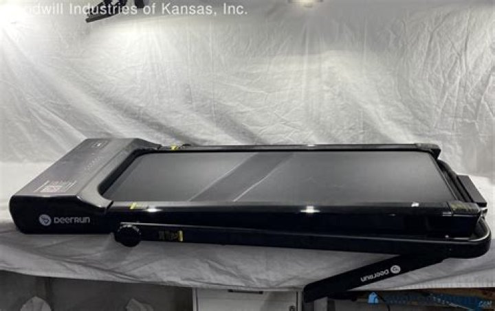 Will goodwill pick up a treadmill?